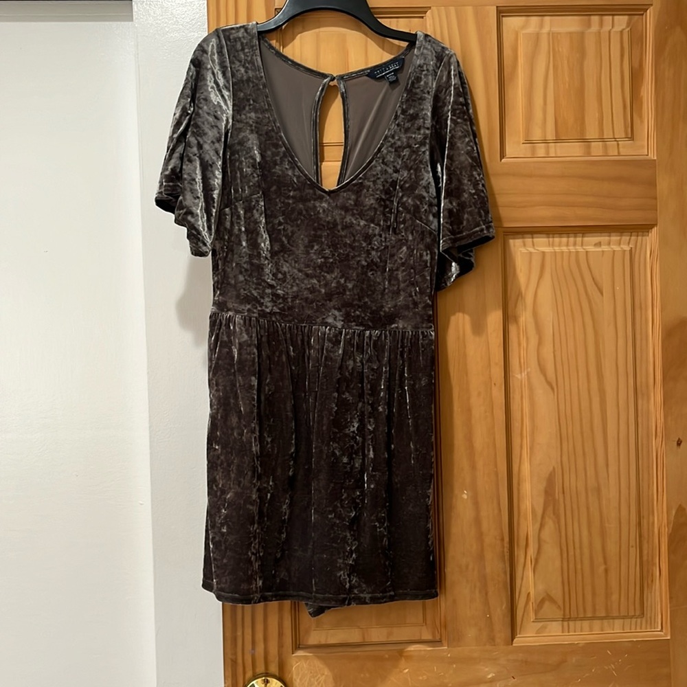 Soft and sexy brand size medium gray dress it’s a shorts dress